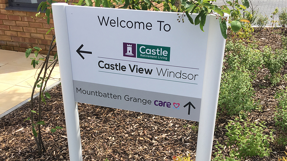 Post Sign Castle View Windsor